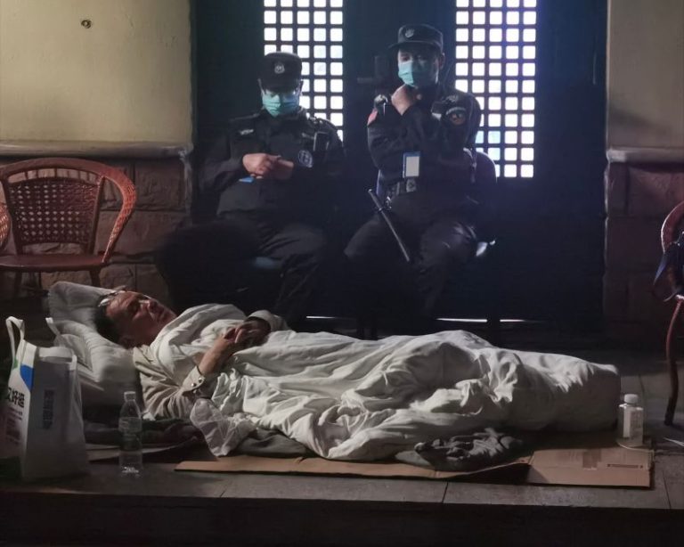 This Chinese virologist shared crucial Covid-19 data. Then his research hit hurdles